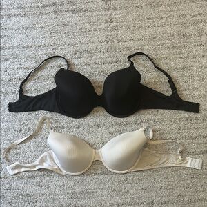 Set of 2 CALVIN KLEIN BRAS SIZE 38 D LIGHTLY LINED Wired